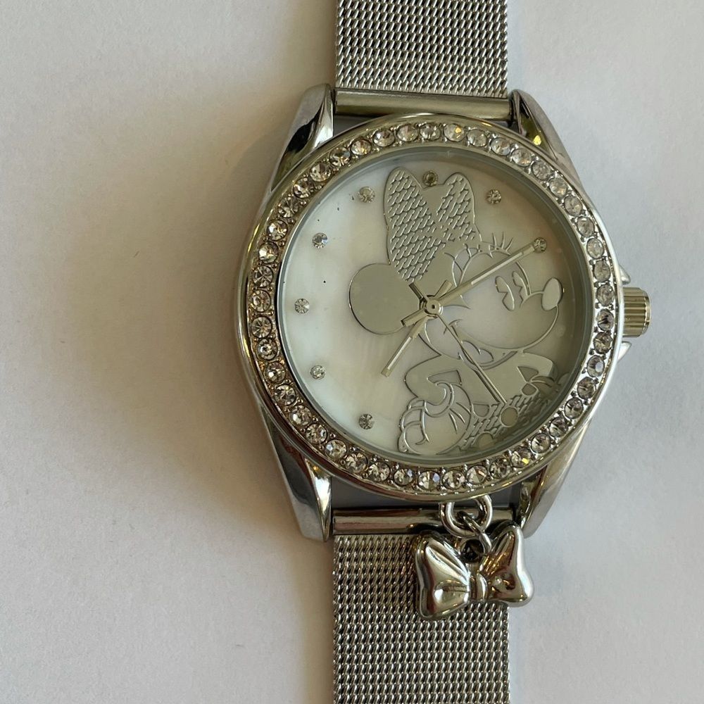 Minnie Mouse Disney BOW CHARM Quartz Watch Stainless Mesh Band.
New Battery